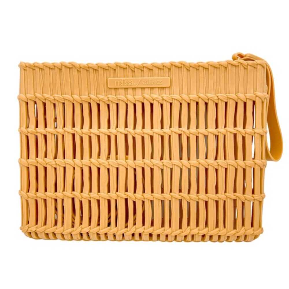 MELISSA CLUTCH + SALINAS